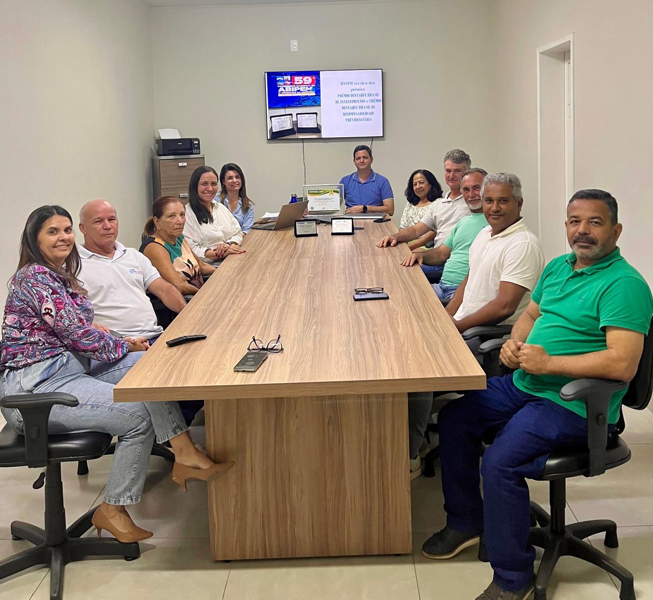 REUNIÃO MENSAL DO CONSELHO FISCAL E CONSELHO DELIBERATIVO.
